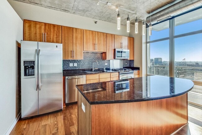 Building Photo - 700 N Larrabee St