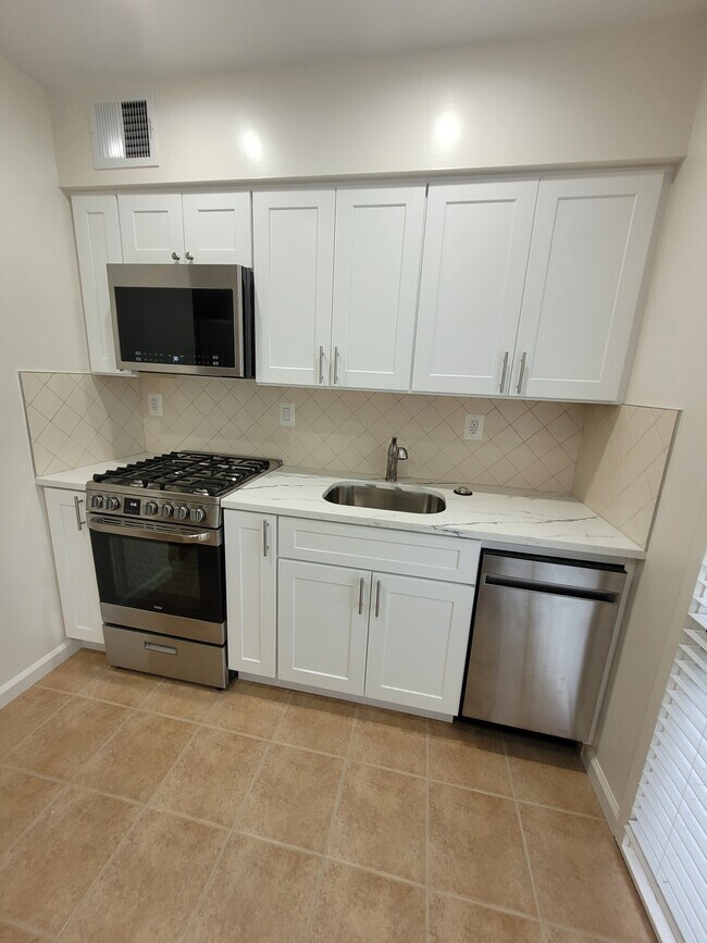 Building Photo - 240 G St SW