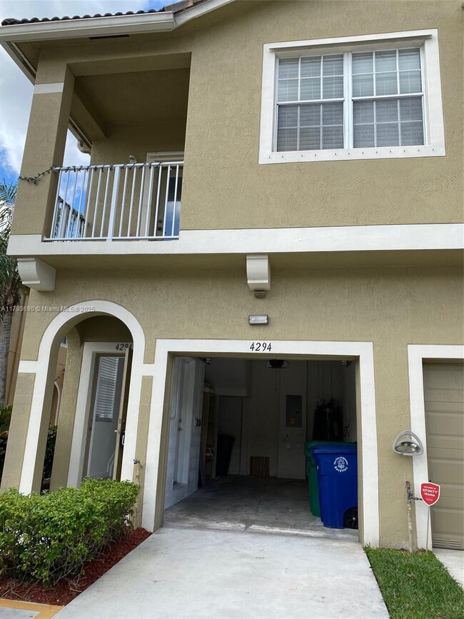 Foto del edificio - 4294 SW 132nd Wy