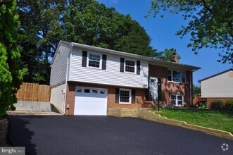 Building Photo - 13831 Delaney Rd