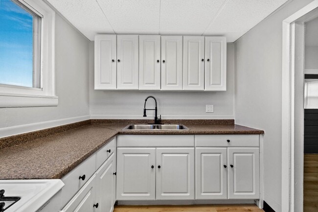 Building Photo - SECURE your spot TODAY and ENJOY $500 OFF ...
