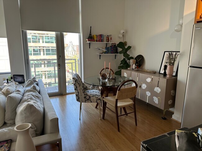 Dining area - 1390 V St NW