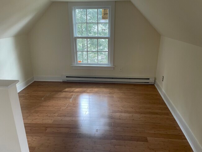 Building Photo - 156 Wellsville Ave