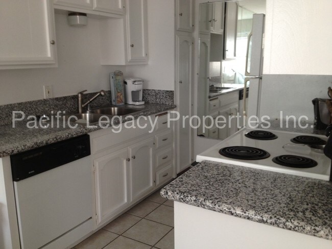 Building Photo - 1460 Seacoast Dr