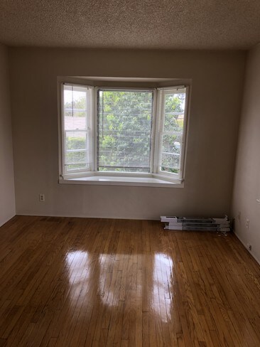 Foto del edificio - 914 E 68th St