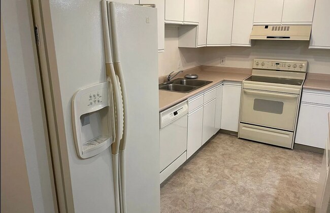 Foto del edificio - Private End-Unit Condo in Southeast Boise ...