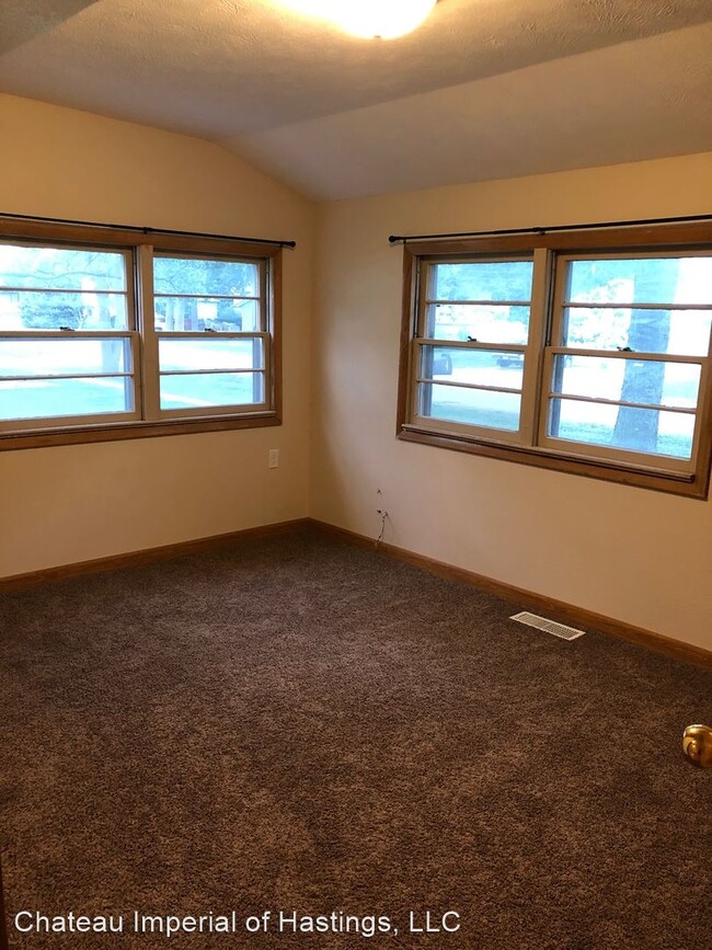 Building Photo - 3 br, 1 bath House - 210 Wst 10th