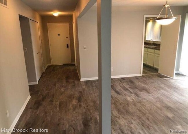 Foto del edificio - 16255 W Nine Mile Rd