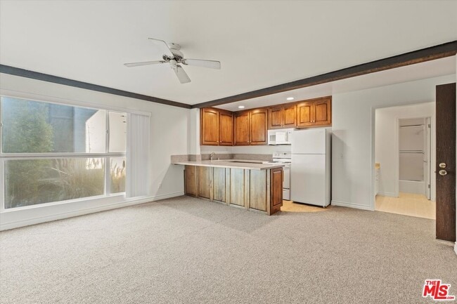 Building Photo - 8 23rd Ave