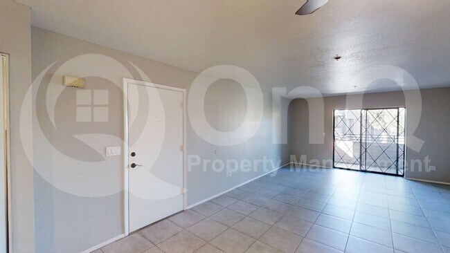 Foto del edificio - 7777 E Main St