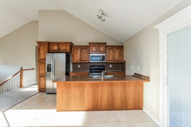 Building Photo - 11724 N Farley Ave
