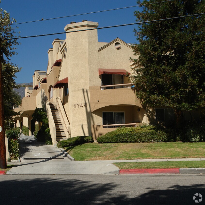 Primary Photo - 2745 Piedmont Ave