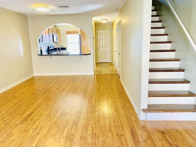 Foto del edificio - 416 Doucet Rd