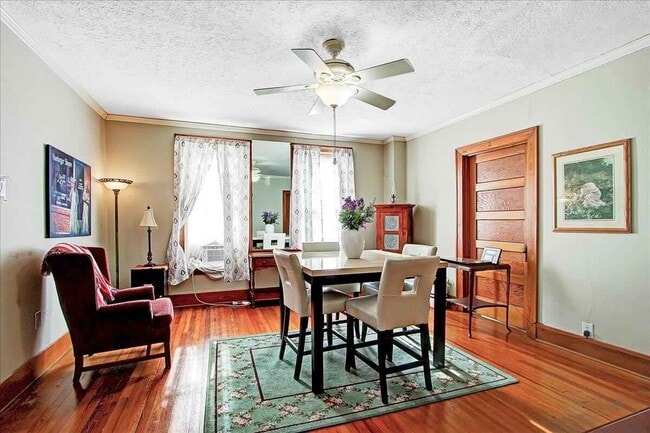 Living Area 2 - 137 E Court St