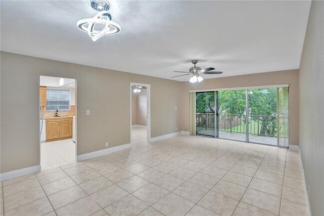 Foto del edificio - 7101 W Sunrise Blvd