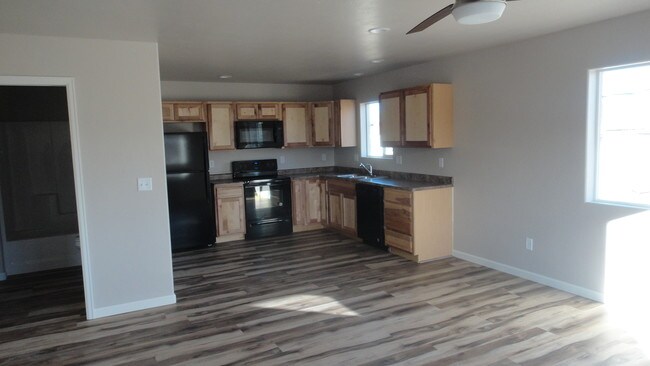 Building Photo - 1011 Saint John St