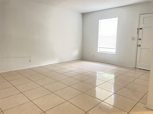 Building Photo - 4951 Wedgewood Way