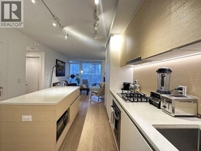 Building Photo - 657 Whiting Way