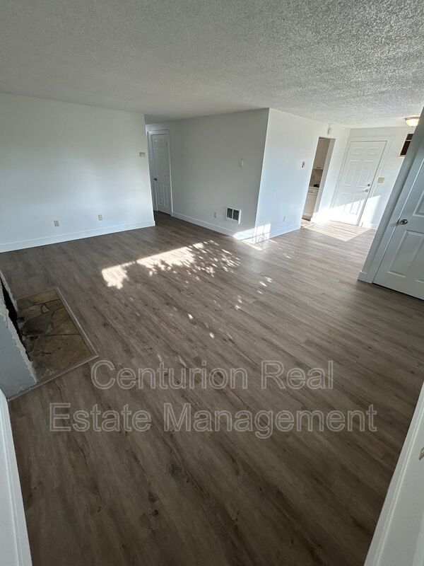 Foto del edificio - 477 NW Walnut Blvd