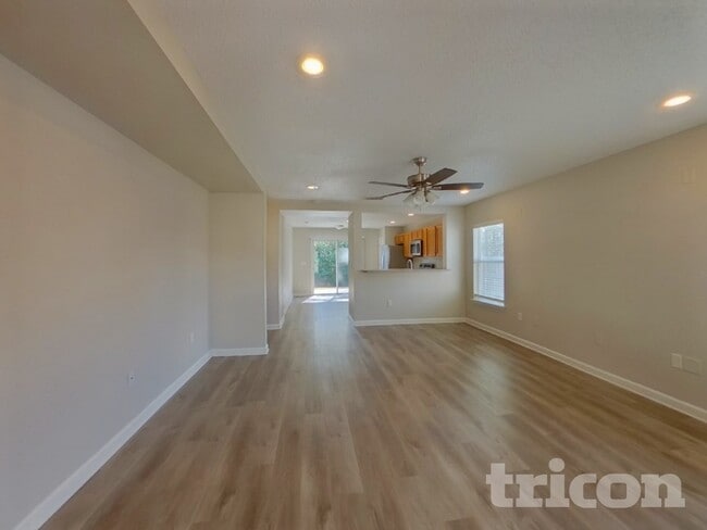 Building Photo - 11626 Brian Lakes Dr N