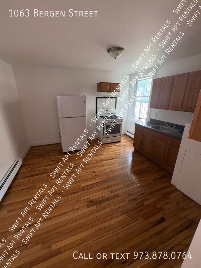 Building Photo - 1063 Bergen St