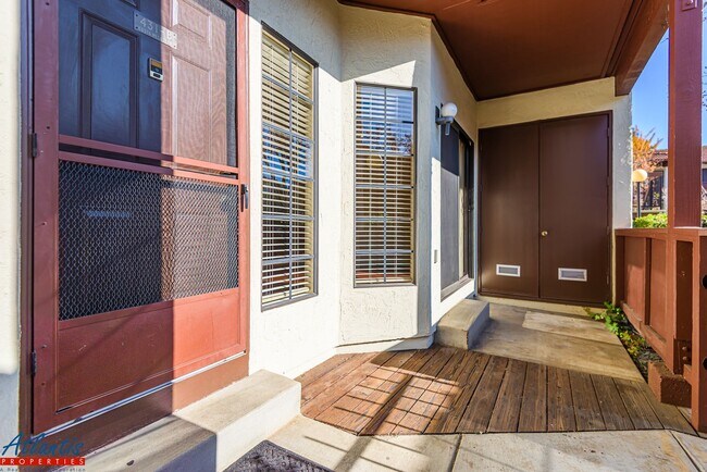 Foto del edificio - Lovely Condo | Central A/C | Garage