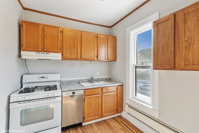 Kitchen - 297 Dayton Ave