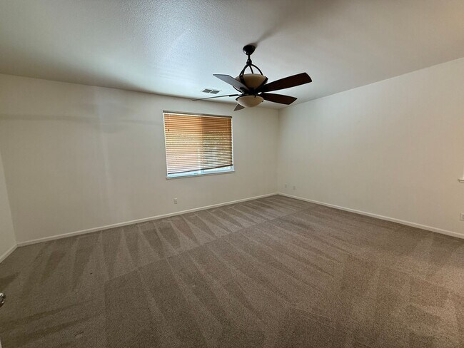 Foto del edificio - 2463 Pheasant Hollow Dr