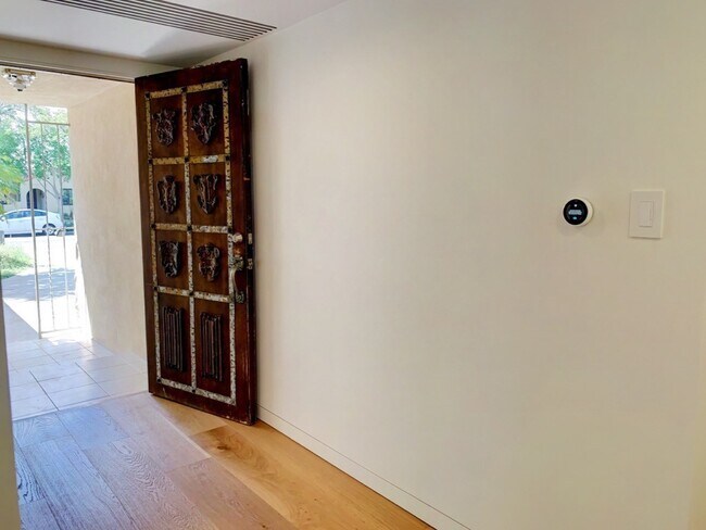 Foto del edificio - Charming, Remodeled 3-Bed / 3-Bath Home wi...