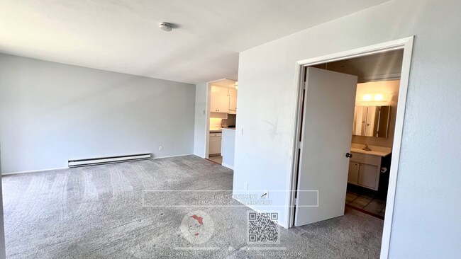 Building Photo - Lovely waterview from this sweet  studio c...