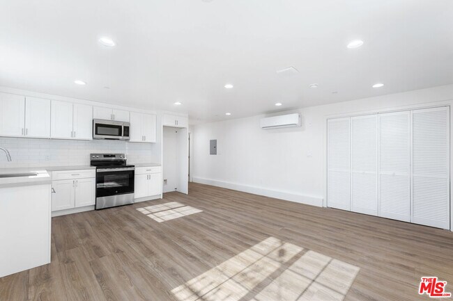 Foto del edificio - 498 E 52nd St