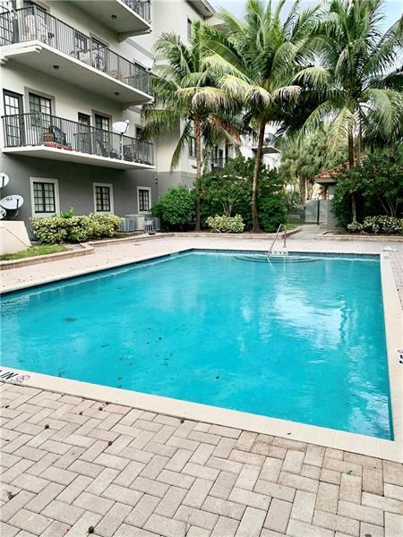 Foto del edificio - 2801 Riverside Dr
