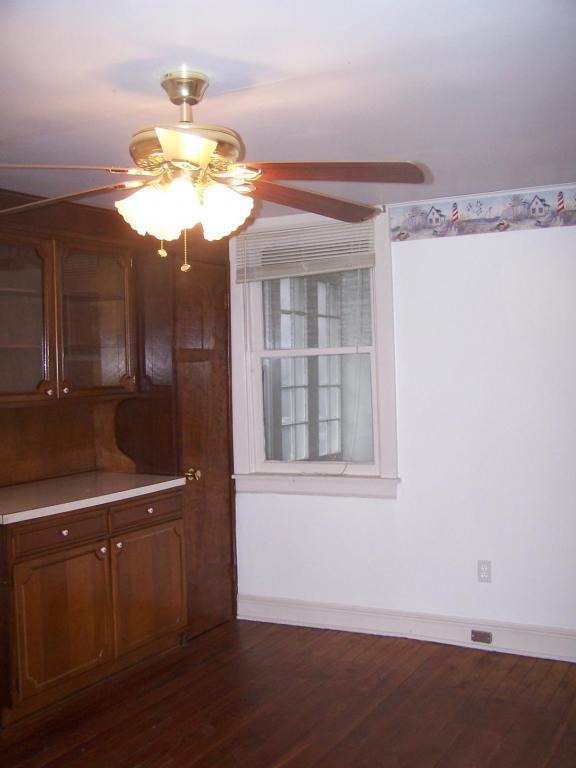 Building Photo - 223 Linden Avenue