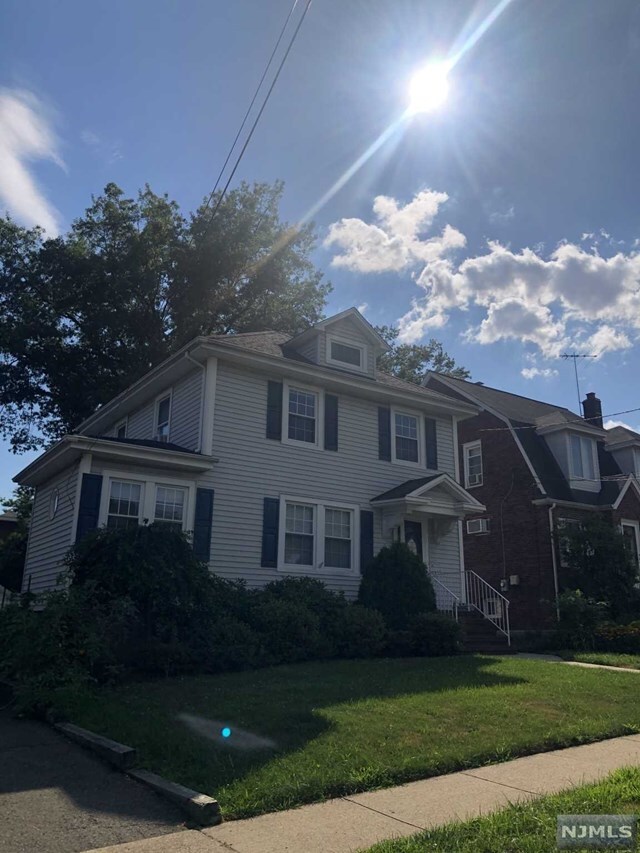 Building Photo - 908 Linden Ave