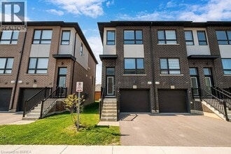 Building Photo - 720 Grey St
