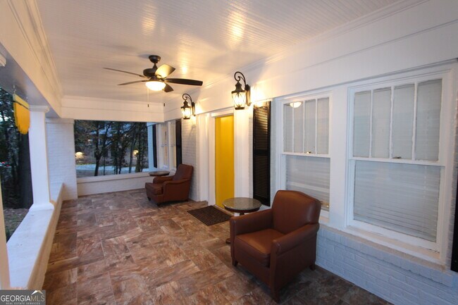 Foto del edificio - 997 Boulevard SE