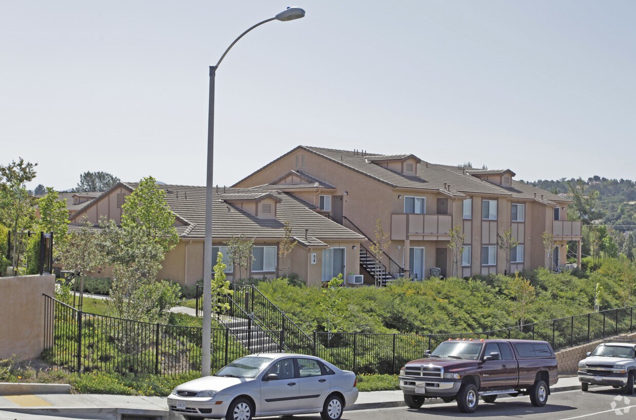 Foto del edificio - East Windmill Villa Apartments
