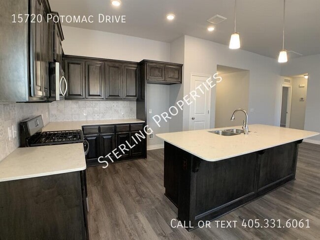 Building Photo - 15720 Potomac Dr