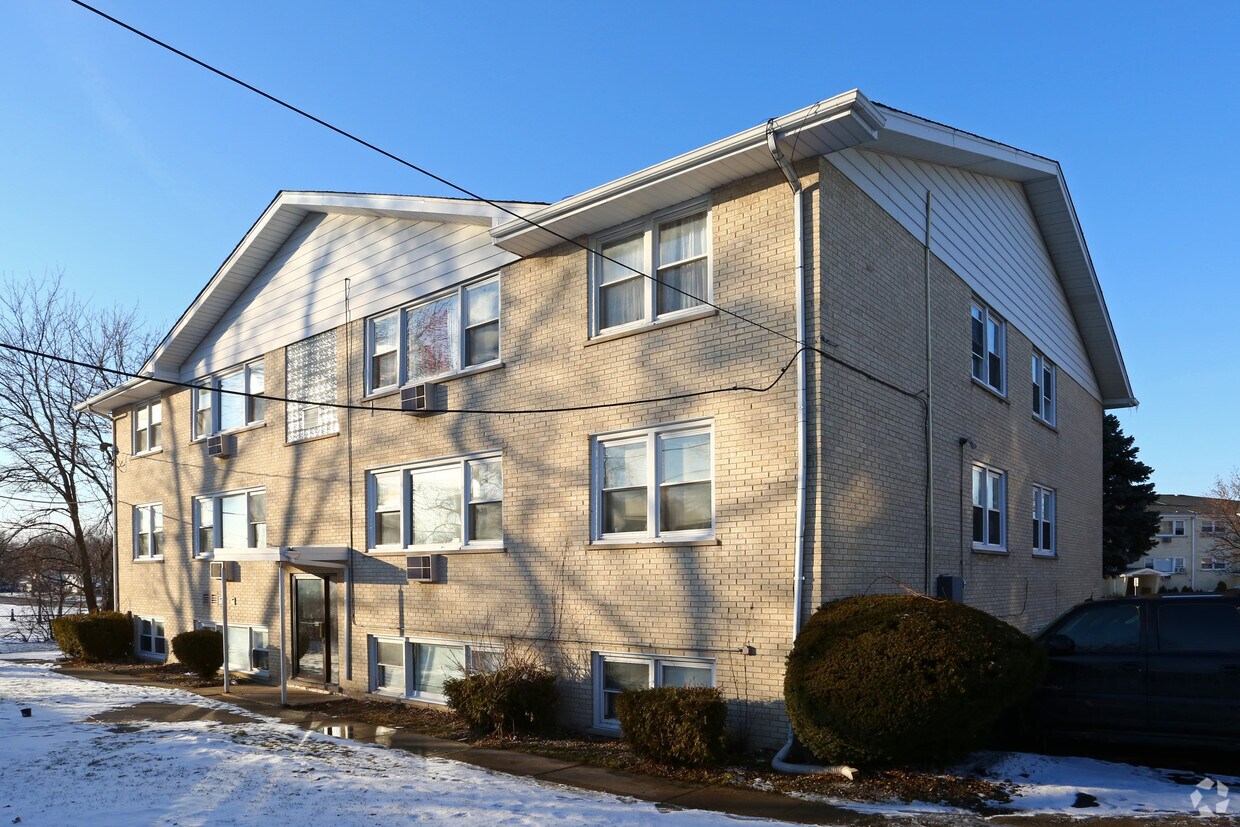 349 Dale Dr, Addison, IL 60101 Apartments in Addison, IL