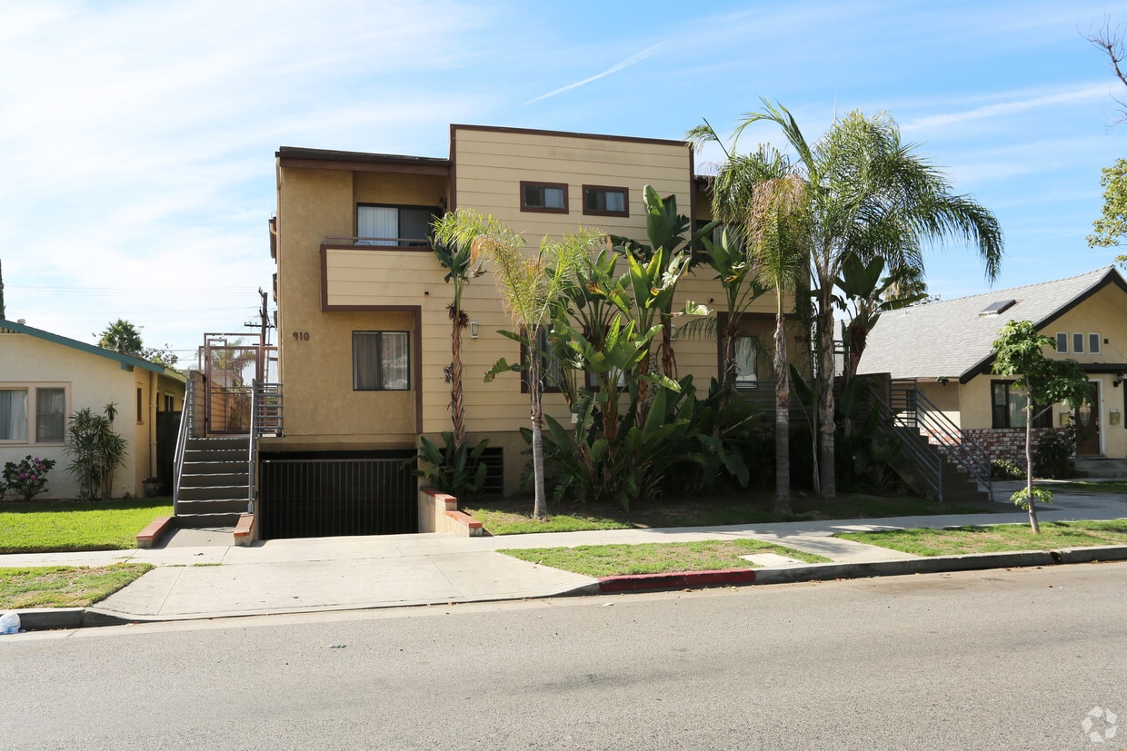 Building Photo - 908-910 E Harvard St
