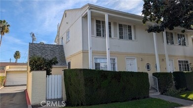 Building Photo - 1601 N Flower St