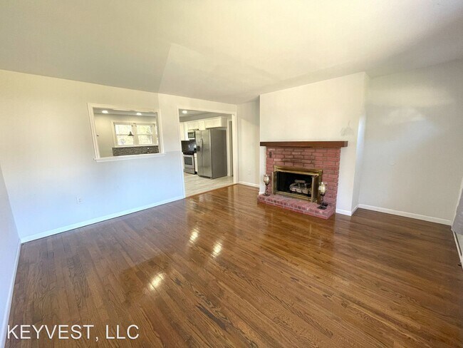 Foto del edificio - 3 br, 2 bath House - 333 Johnson Rd