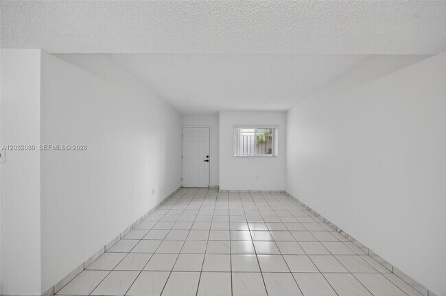 Foto del edificio - 800 SW 104th Ct