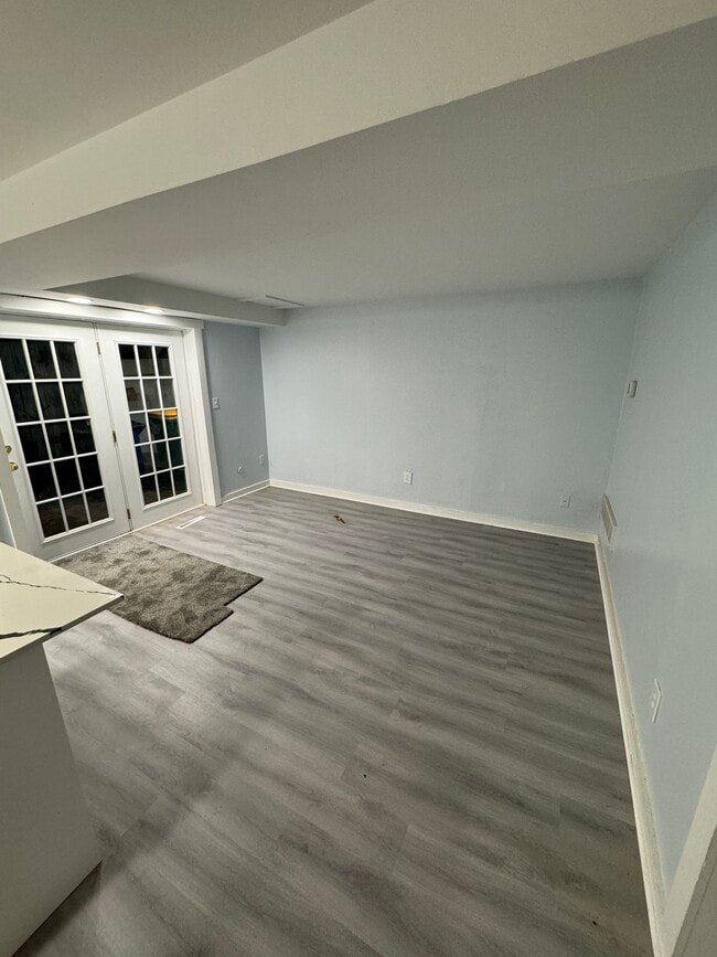 Building Photo - 172 Forest Ave