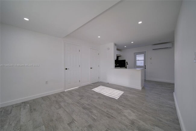 Foto del edificio - 86 NW 21st Ave