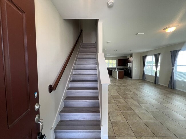 Foto del edificio - Beautiful Townhouse at Windermere availabl...
