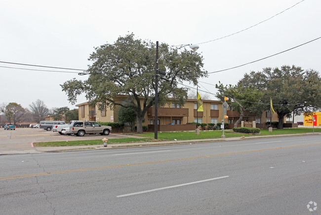 Building Photo - Willowbend Apts