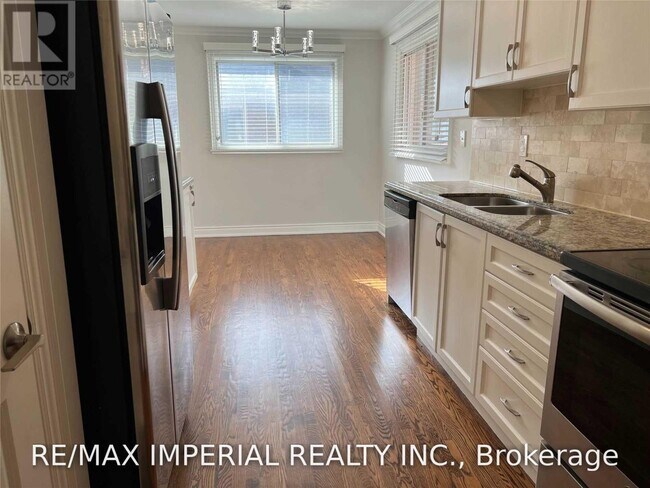 Building Photo - 8 Multiflora Pl