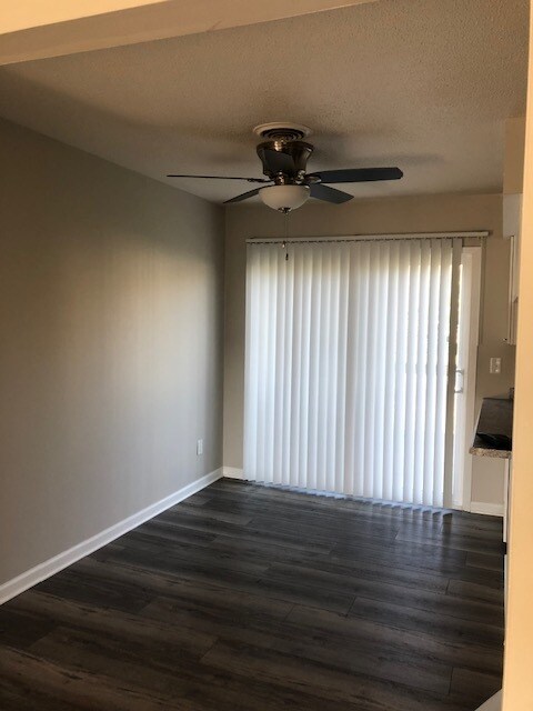 Foto principal - 3370 Winston Dr