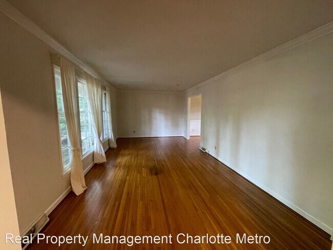 Building Photo - 3 br, 3 bath House - 1124 Linda Lane